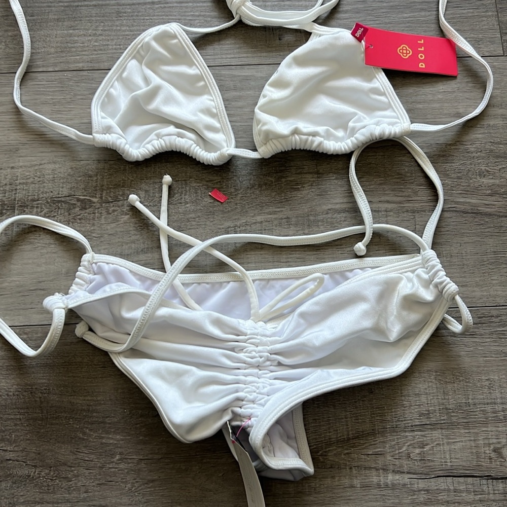 Bikinis - Picture 7 of 10